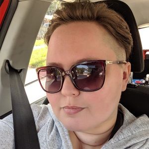 Meet your Posher Samantha!